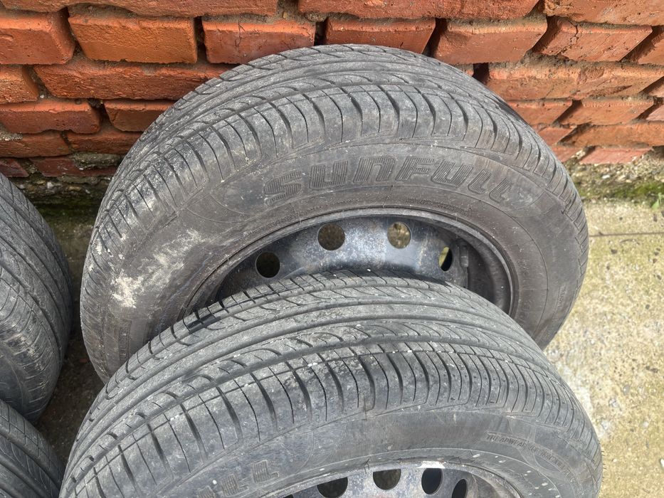 гуми 195/65/15 джанти Dacia