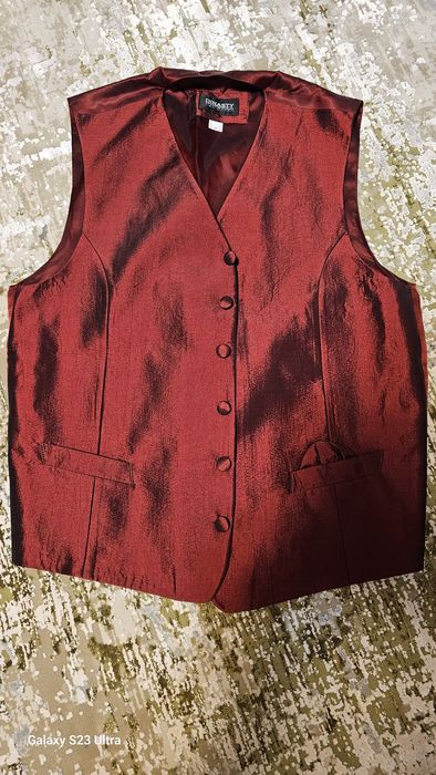 Veste pt  costum pt ocazie speciala.