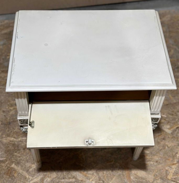 Noptiera Vintage Stil Louis XVI neoclasic; Noptiera din lemn