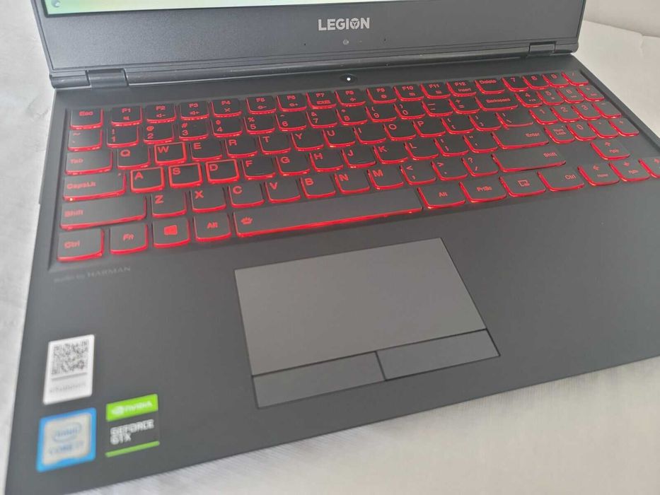 Lenovo Legion Y7000 - Проблем