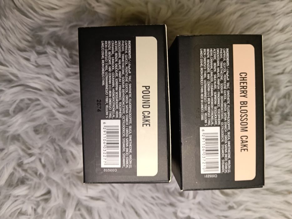 Pudră Huda Beauty 2 nuanțe