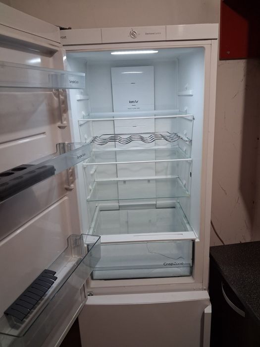 Хладилник с камера