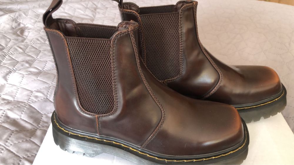 Нови Ботуши размер 39