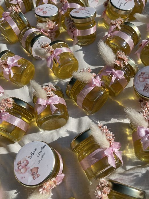 Mărturii borcănele cu miere de albine