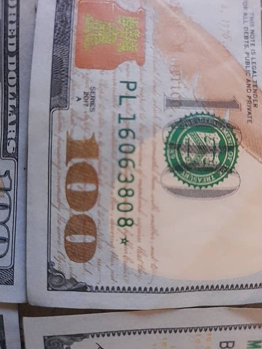 Dollorlar harbirini vin nomeridan keyin Yulduzchalar bor