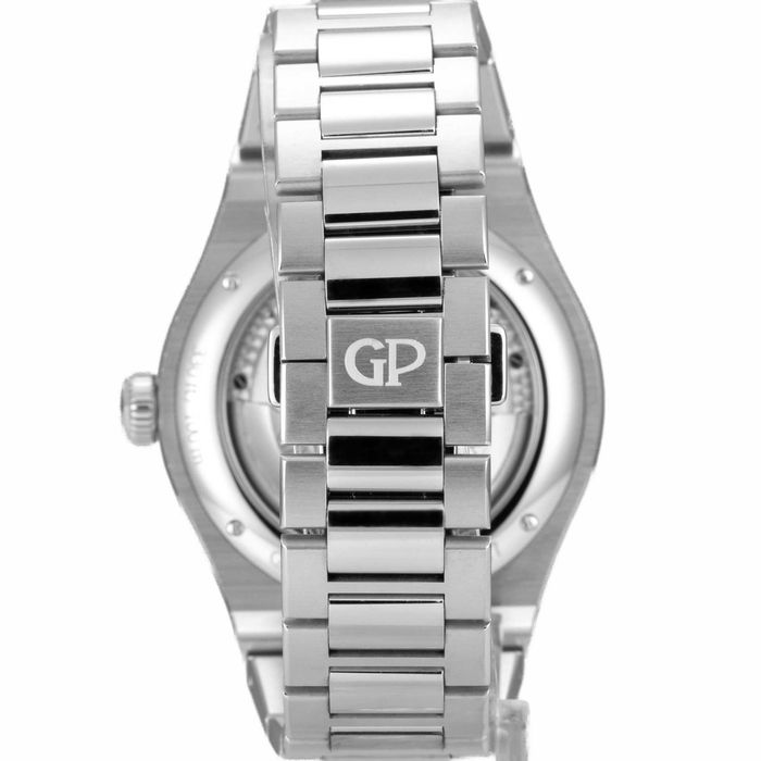 Girard Perregaux Laureato 42mm 81010-11-3153-1CM Green dial