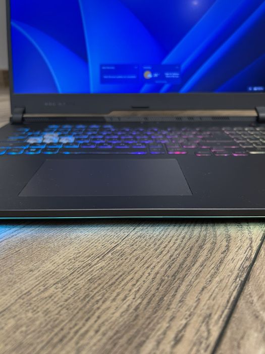 Asus rog strix 17