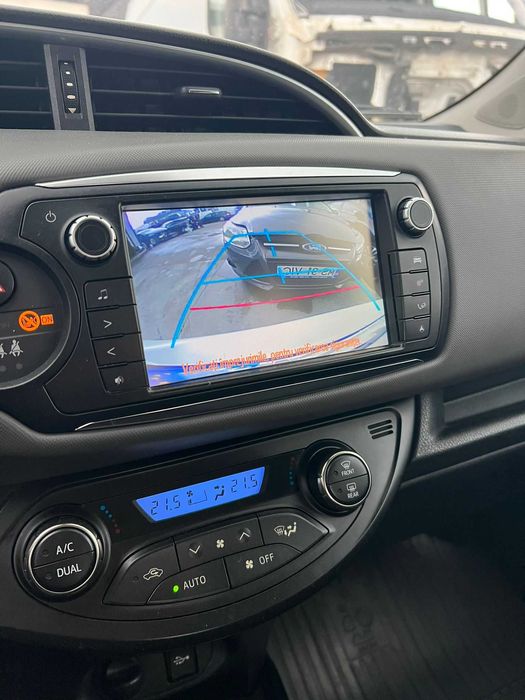 Toyota Yaris Hybrid 2016 Avariat 1.5 benzina + Hybrid cutie automata 101.000km deplasabil, panoramic, camera