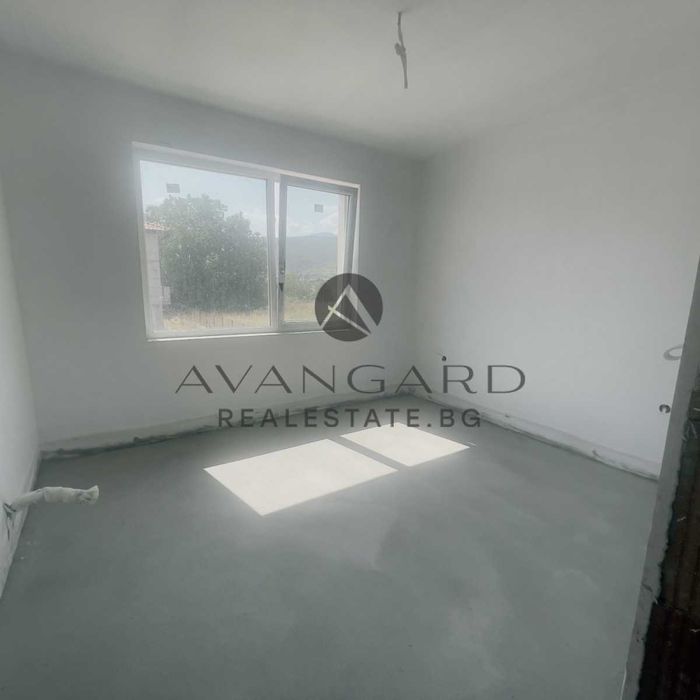 оф.14446 УНИКАЛНИ Къщи Първенец