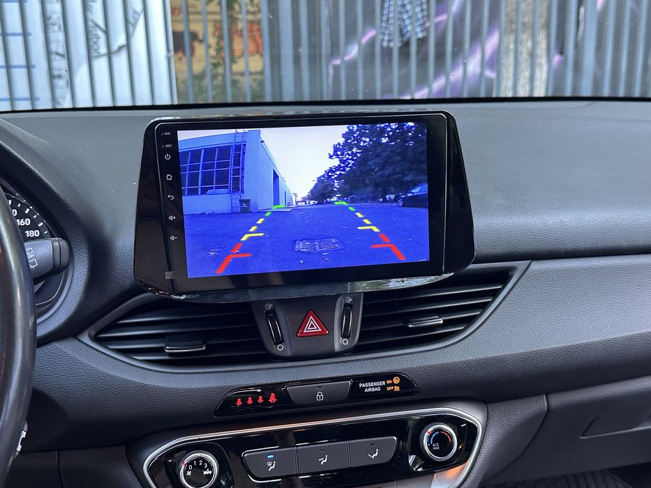 Navigatie cu sistem dedicat Hyundai  i30 / Android si CarPlay