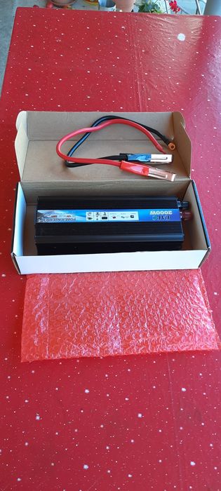 Invertor 2000 W, 1000 W real , și controler solar 100A