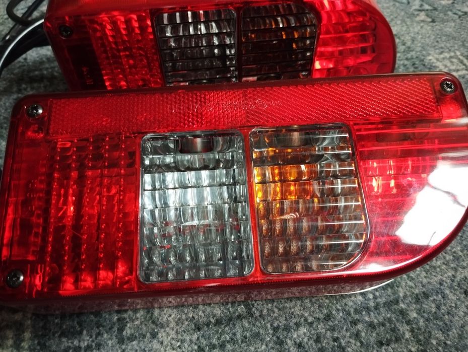 Vând stopuri remorcă