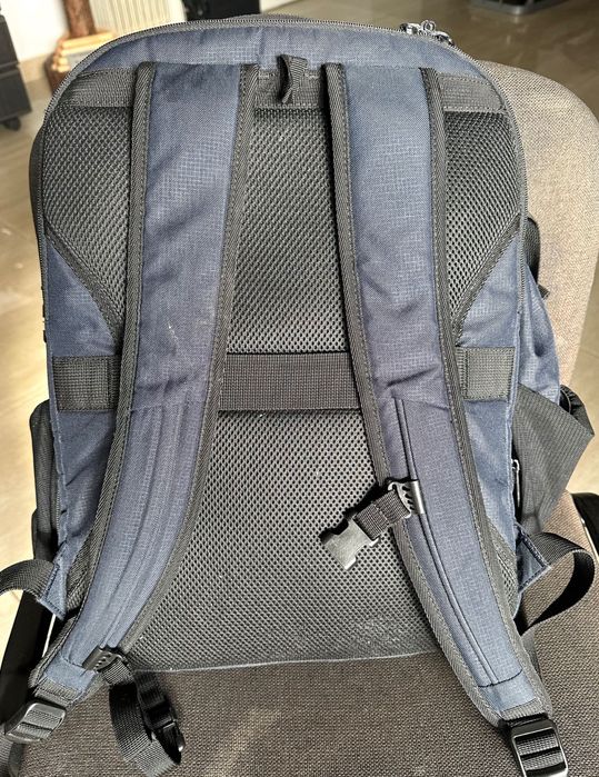 Vând Ghiozdan Laptop 17" Samsonite