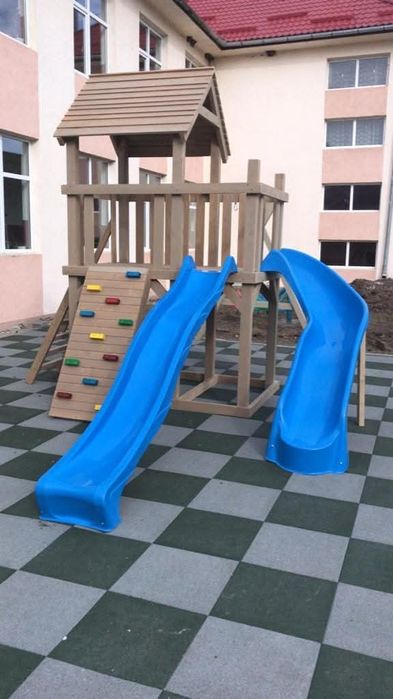 Căsuța copii/ tobogan /loc de joaca