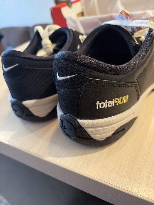 Маратонки Nike total90lll