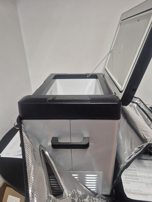 Frigider auto cu compresor Denise Network 50 l