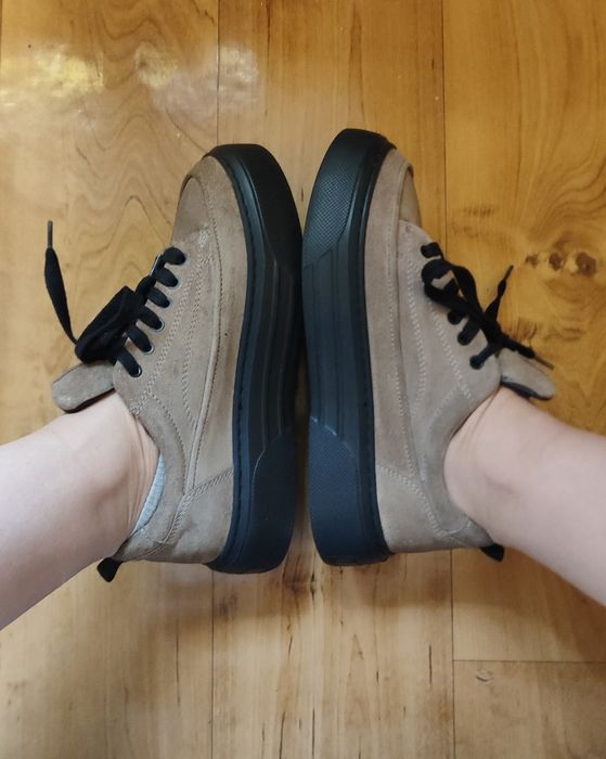 Нубуковые кроссовки Greyder