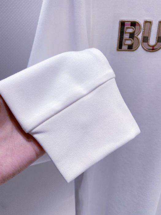 Bluza Burberry , calitate premium , pe comanda , noua , M