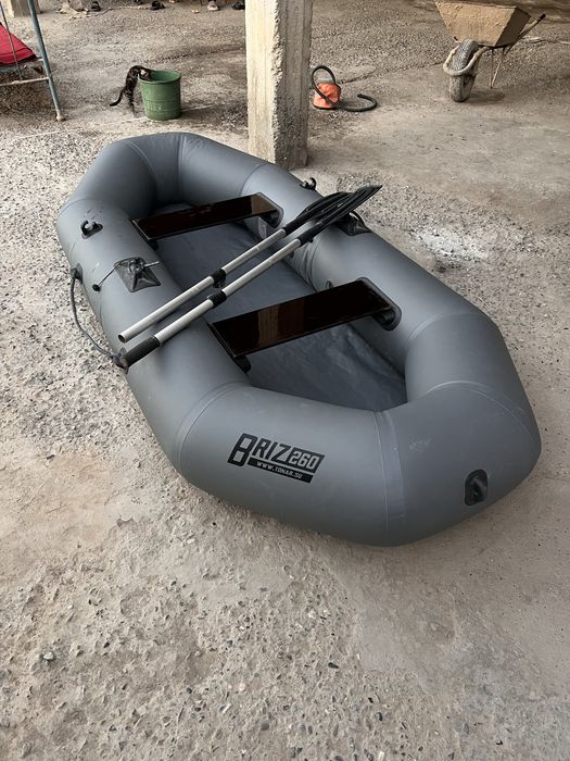 Lodka Briz 260 yangi sostayana
