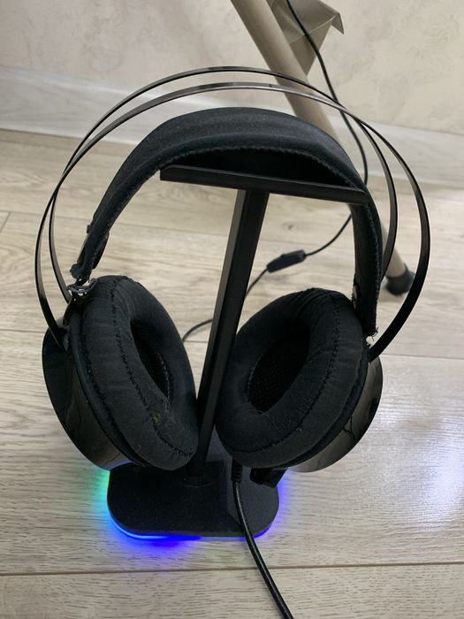 Подставка для наушника