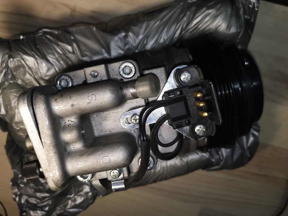 Компресор  климатик Мерцедес DCP17012