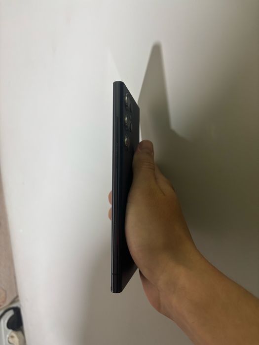 Samsung S22 Ultra 128gb.