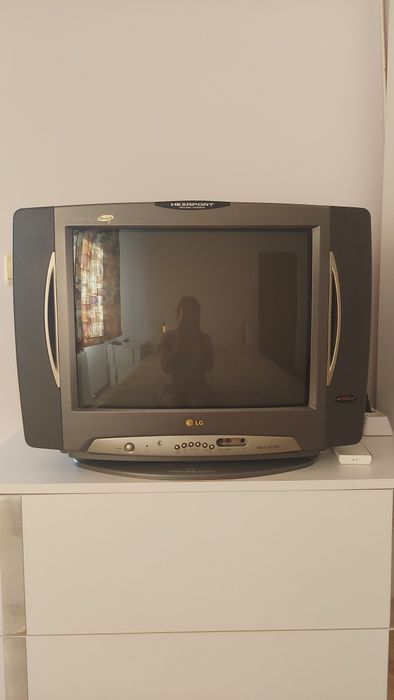 Телевизор LG Golden Eye 2