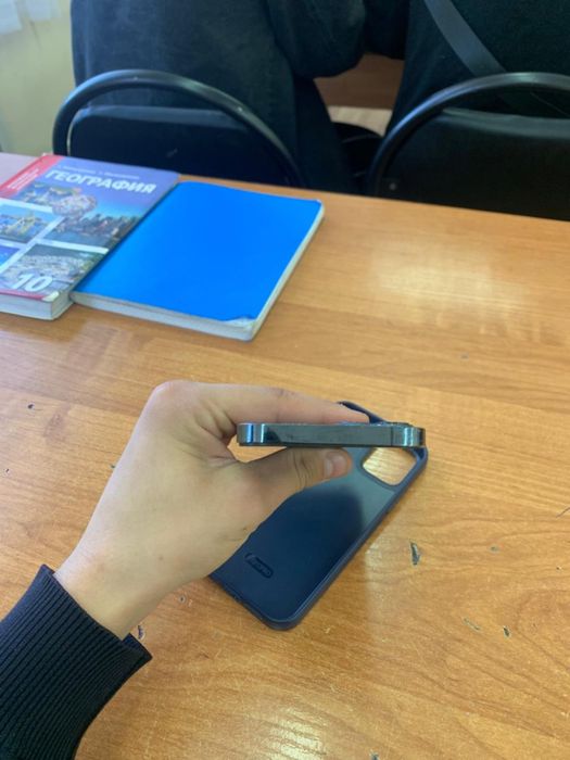 Продам айфон 12про