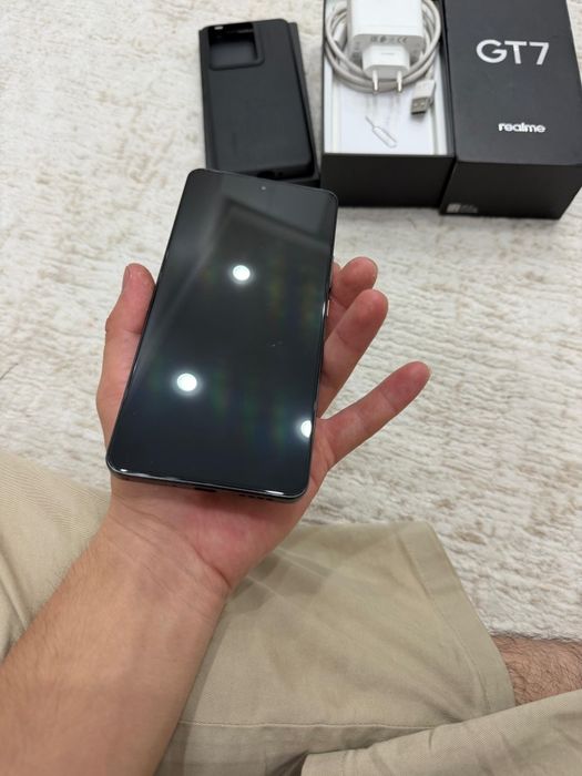 Realme GT 7  12/256  срочно