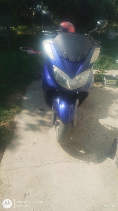 Vând sau schimb:Motor Yamaha Majesty yp 400