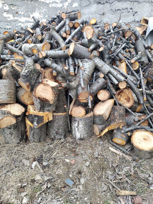 Дърва за огрев, готови за горене