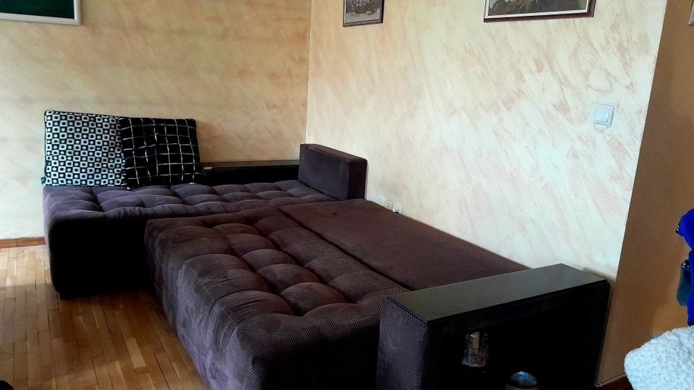 Разтегателен диван