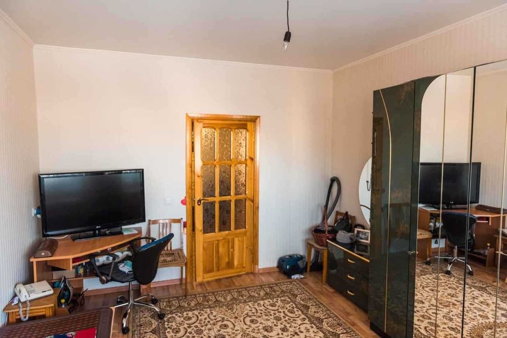 продам 2-х ком. квартиру в центре города