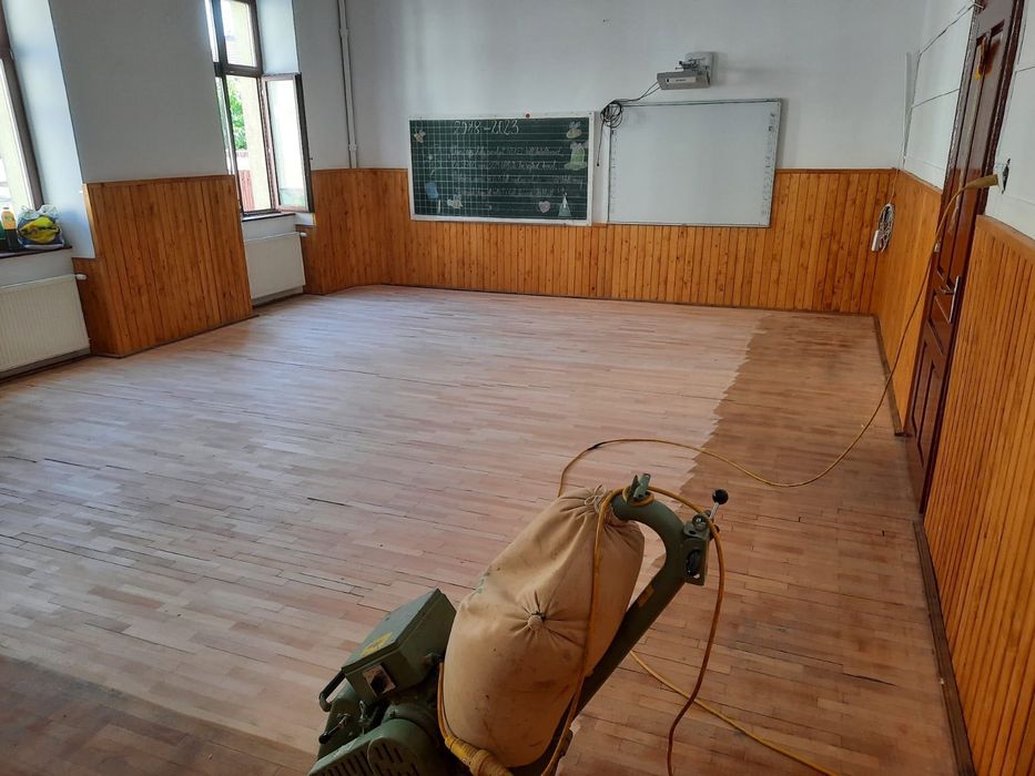 Raschetat si montat parchet,scule profesionale fara praf.