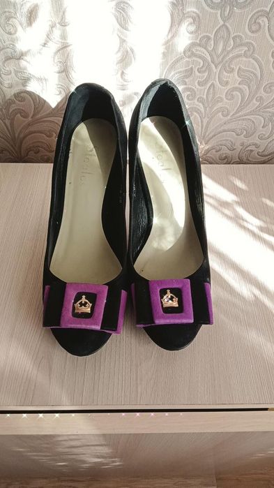Продам женские туфли