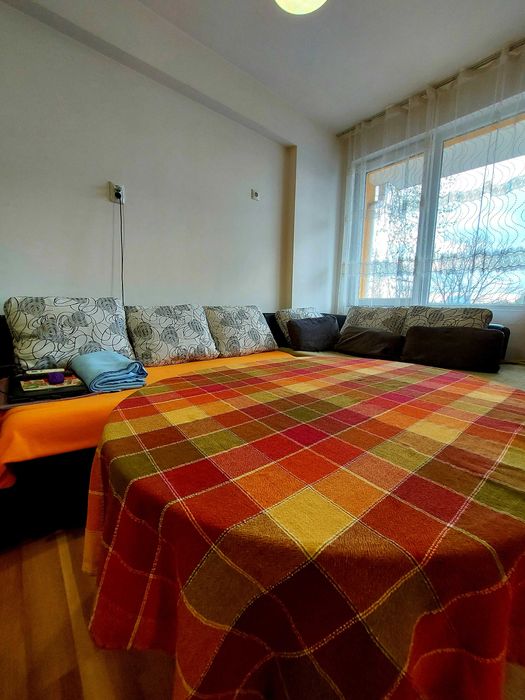 Дава се под наем Двустаен апартамент в Бургас, Възраждане - 60 кв.м за 175 € - Снимка #1