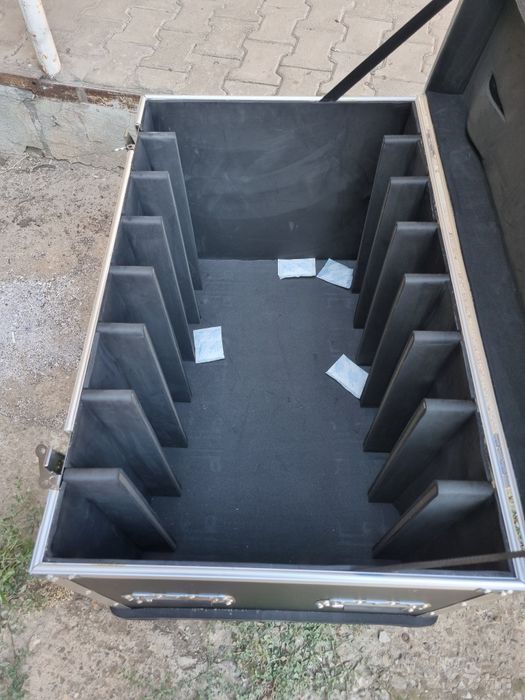 Vand rack caseuri noi