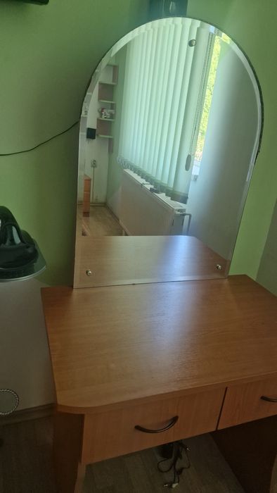 Masa toaleta  oglinda