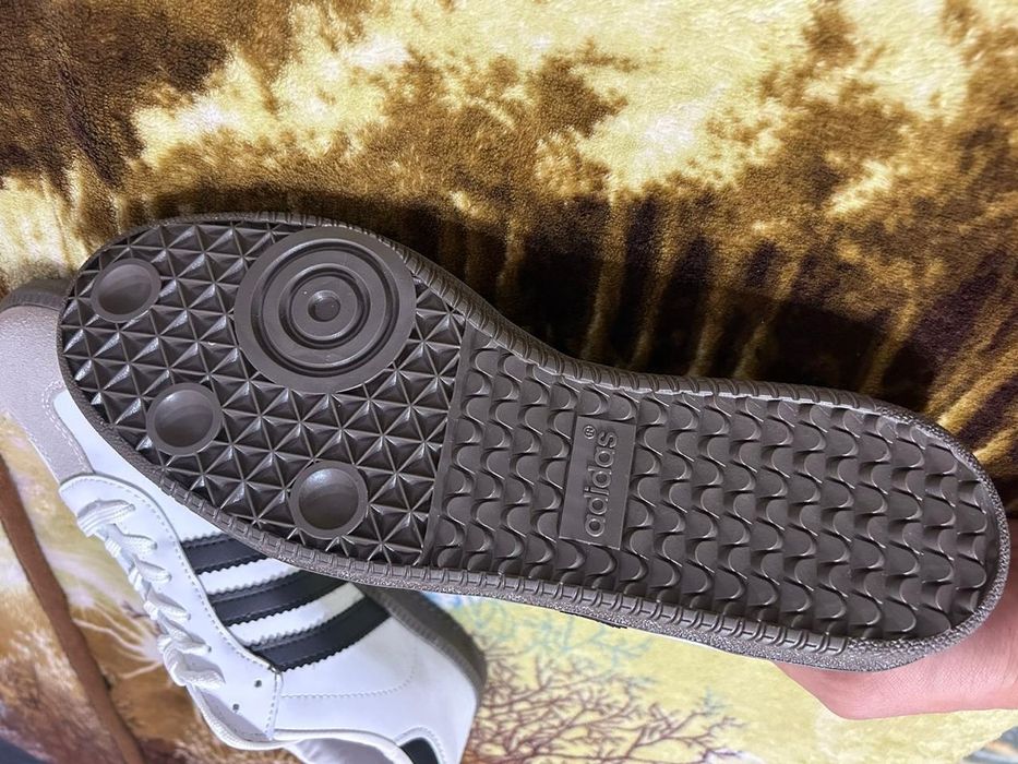 Кроссовка сатылады