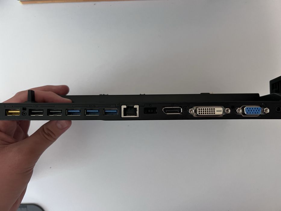 Продавам докинг станции Lenovo ThinkPad Pro (Модели 40AH и 40A1) – Отлично състояние