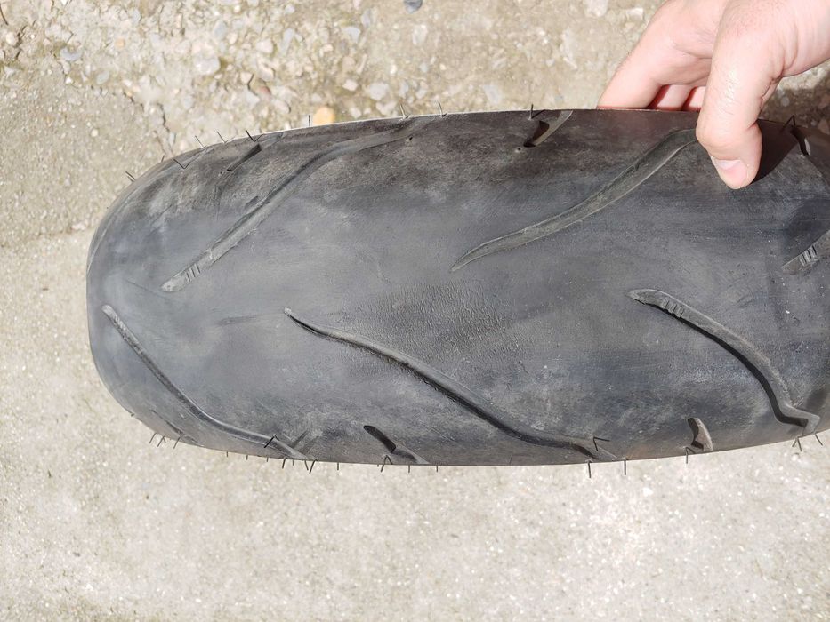 Гума за мотор предна 110/70/17 ДОТ2014