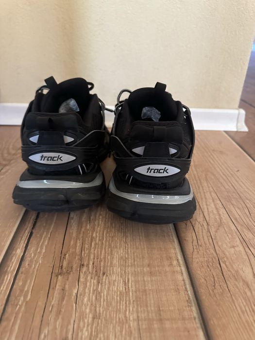 Balenciaga track led