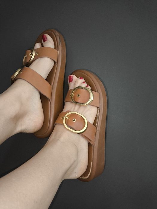 Продаются шлепки Zara