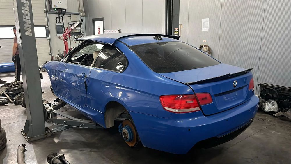 Dezmembram BMW E92 330D Xdrive an fabricatie 2009
