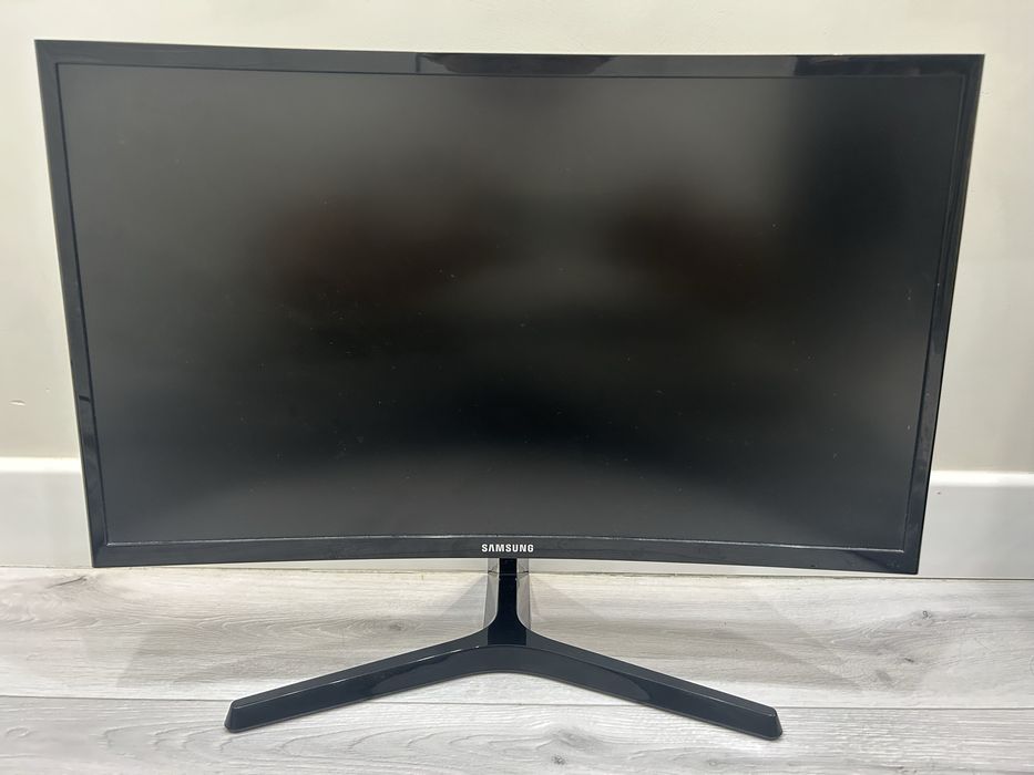 Монитор Samsug изогнутый
