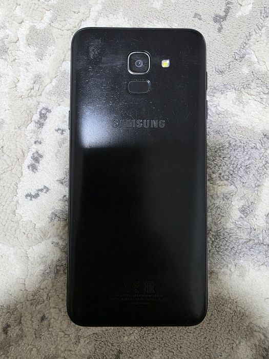 Samsung J6 32гб память