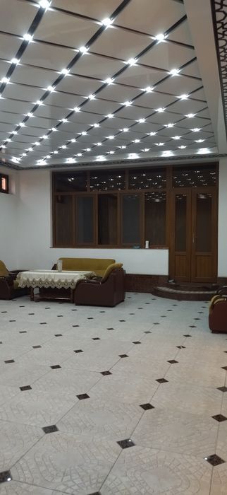 Узбекистанская 10-соток продаётся дом.