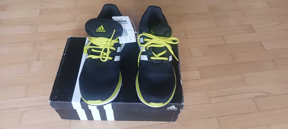 нови мъжки маратонки Adidas