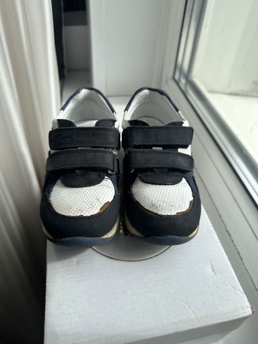 Детские кроссовки