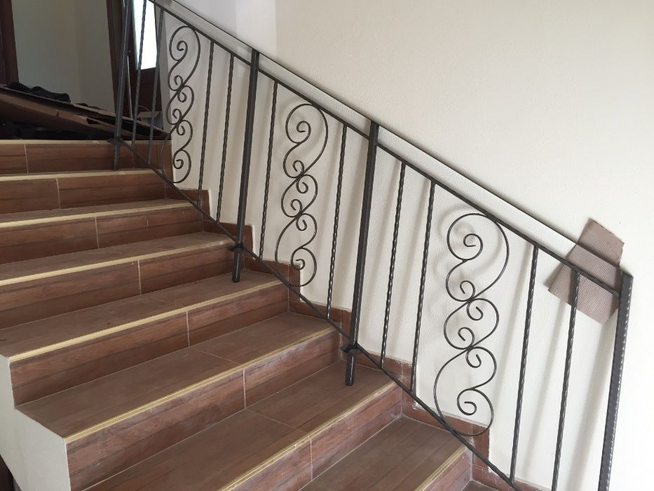 Ковано желязо - парапети, врати, огради и др.